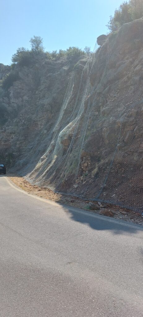 Προστασία πρανών με ελεύθερο πλέγμα